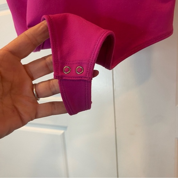 Abercrombie and Fitch Seamless Bodysuit Size Small Hot Pink - Picture 3 of 13
